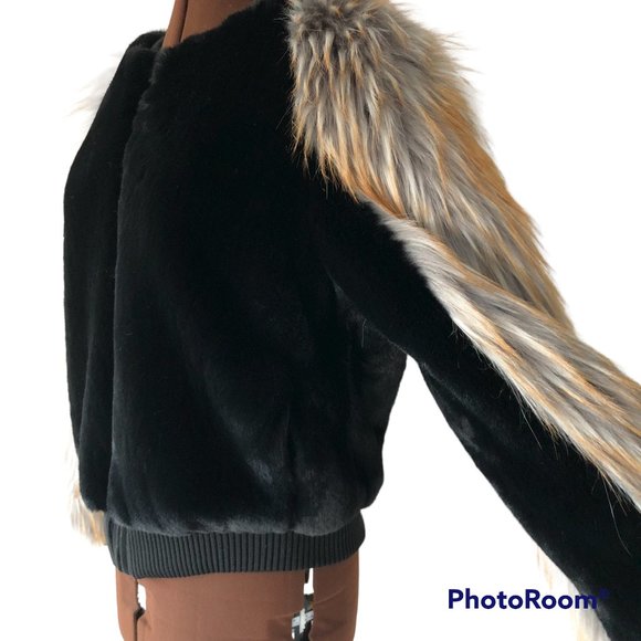 Mob Mom Black Plush Teddy Bomber with Faux Fox Sleeves - Picture 5 of 8